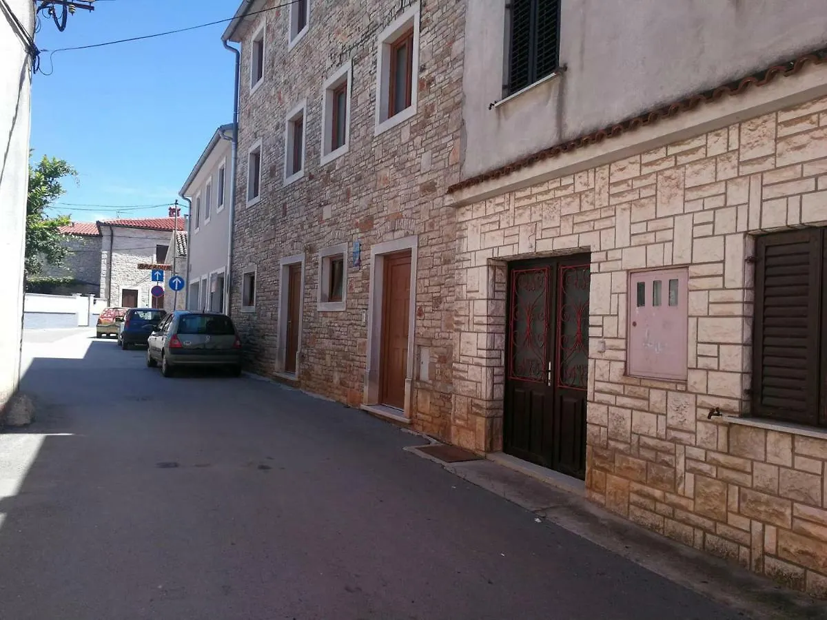 Apartment Seashell Sisan Croatia